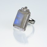 Moonstone ring, sterling silver and moonstone ring, one-of-a-kind ring, handmade ring, custom silver ring, Art by LK Stewart, Leslie Klipper Stewart, LK Stewart, Bend OR, Sunriver OR, handmade artisan ring, unique sterling ring